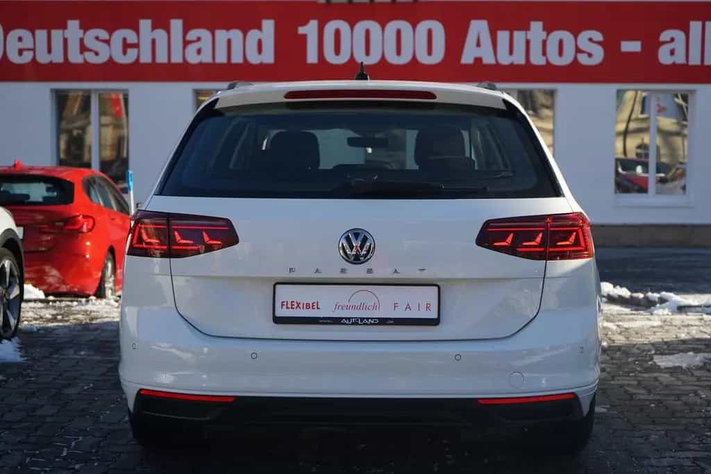 Volkswagen Passat Variant 2.0TSI DSG Business LED Navi ACC 09/2019-photo-5