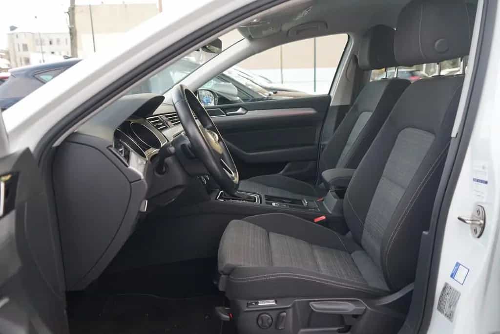Volkswagen Passat Variant 2.0TSI DSG Business LED Navi ACC 09/2019-photo-8