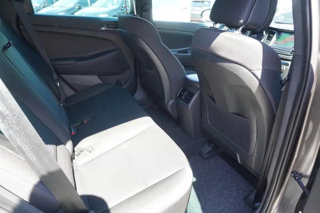 Hyundai TUCSON 1.6 T-GDI Passion + 4WD LED Kamera Navi 09/2018-photo-10