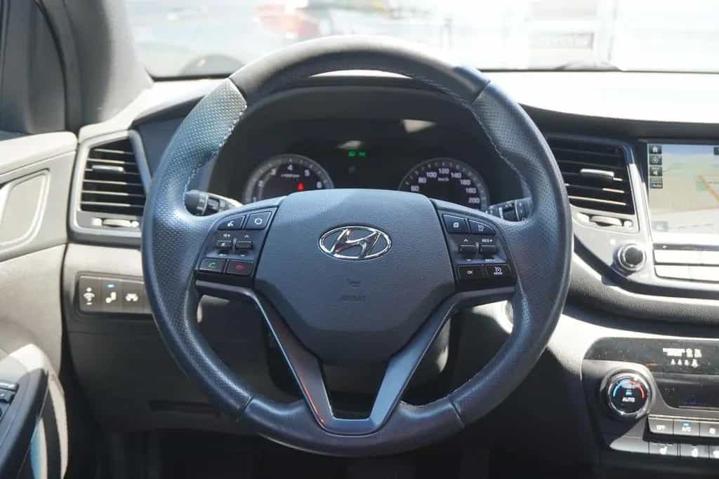 Hyundai TUCSON 1.6 T-GDI Passion + 4WD LED Kamera Navi 09/2018-photo-13