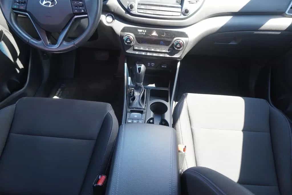 Hyundai TUCSON 1.6 T-GDI Passion + 4WD LED Kamera Navi 09/2018-photo-18