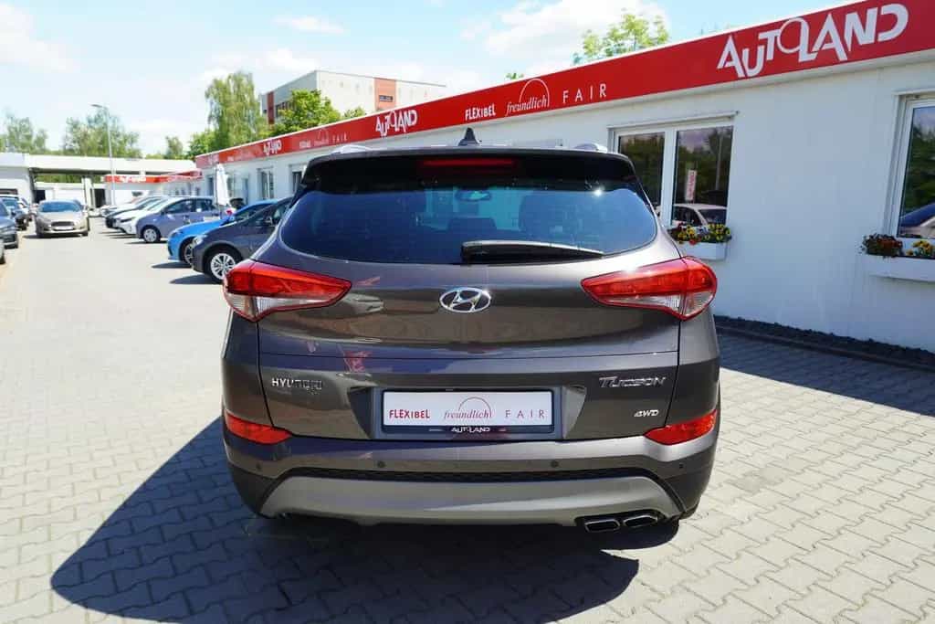 Hyundai TUCSON 1.6 T-GDI Passion + 4WD LED Kamera Navi 09/2018-photo-4