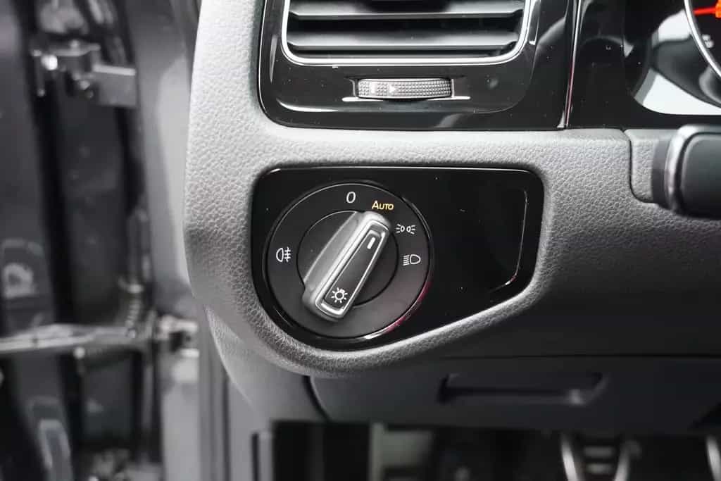Volkswagen Golf VII 1.0 Sound Klimaaut. LED ACC Dynaudio 07/2017-photo-20