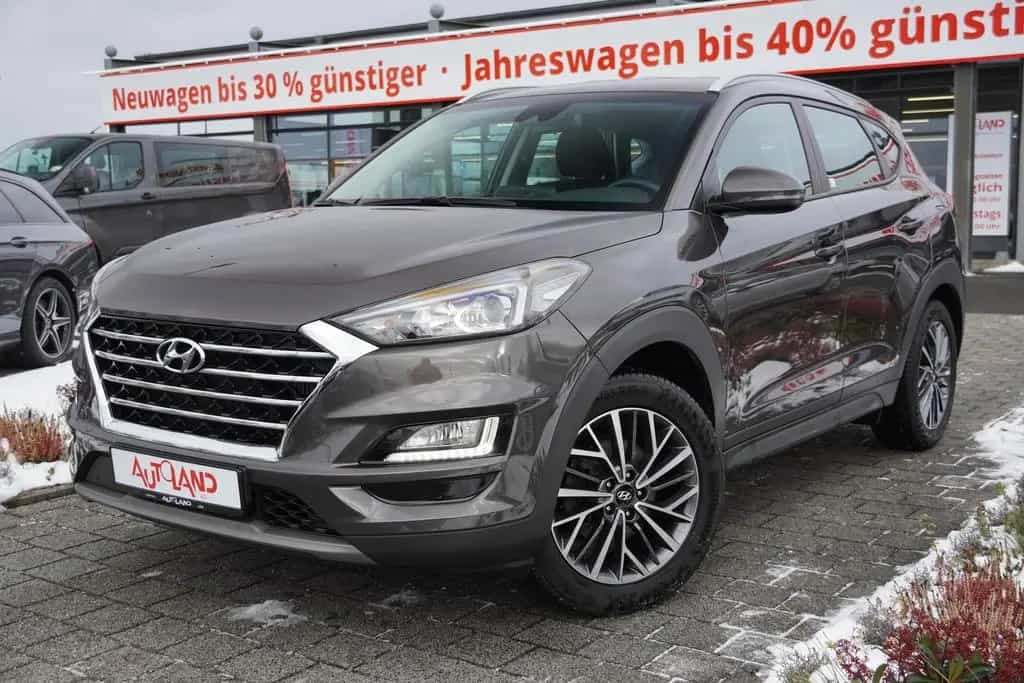 Hyundai TUCSON 1.6 T-GDI Klimaaut. Navi Kamera AHK 02/2020-photo-1