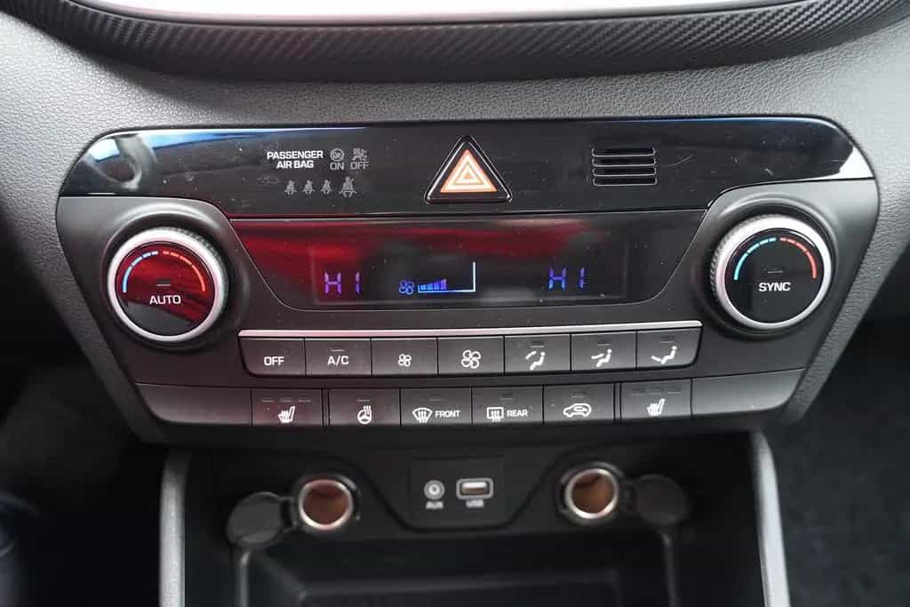 Hyundai TUCSON 1.6 T-GDI Klimaaut. Navi Kamera AHK 02/2020-photo-29