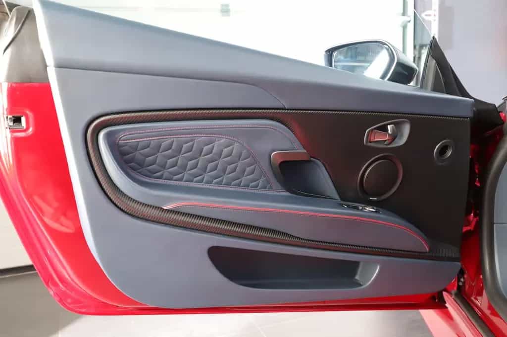 Aston Martin DBS 5.2 V12 Coupé U-Frei S-Heft Topzustand Deuts 06/2018-photo-5