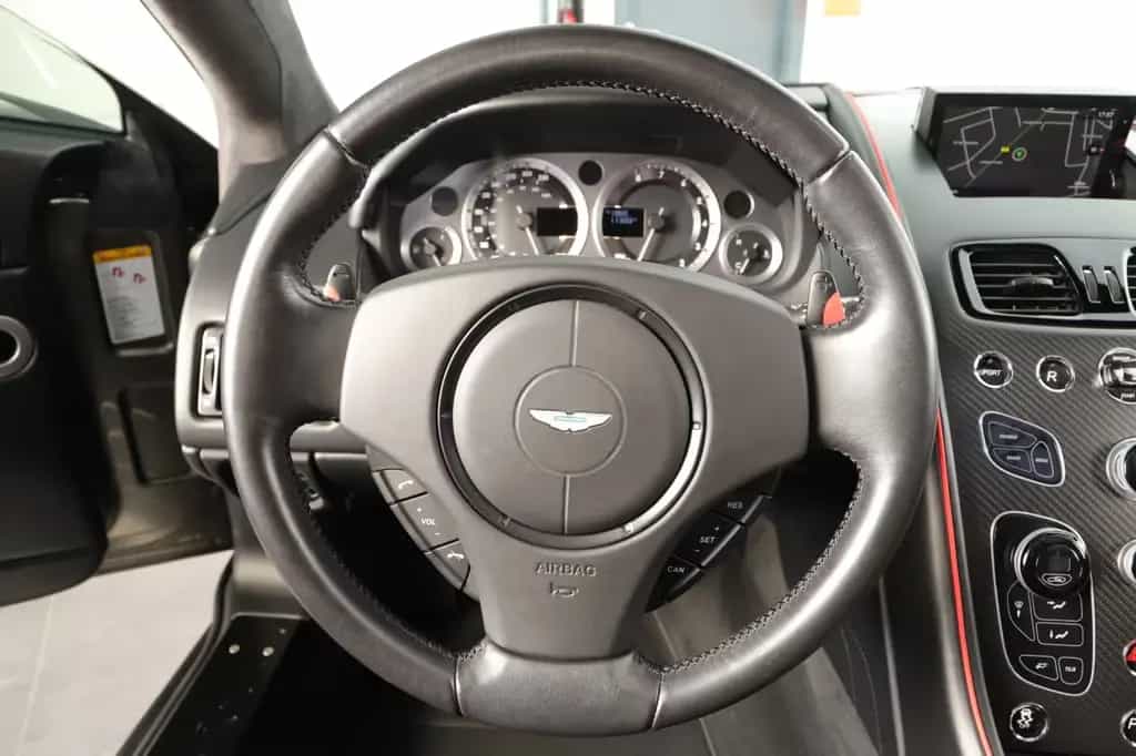 Aston Martin V8 Vantage 4.7 Sondermodell 1 OF 200 Cabrio AMR 04/2019-photo-13