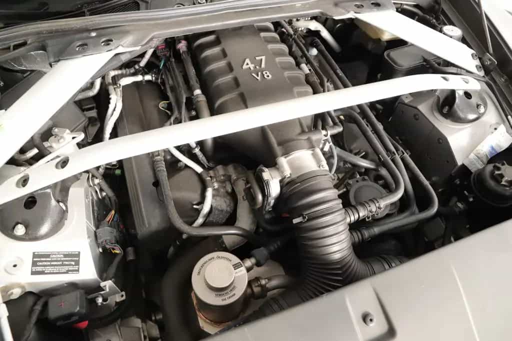 Aston Martin V8 Vantage 4.7 Sondermodell 1 OF 200 Cabrio AMR 04/2019-photo-17