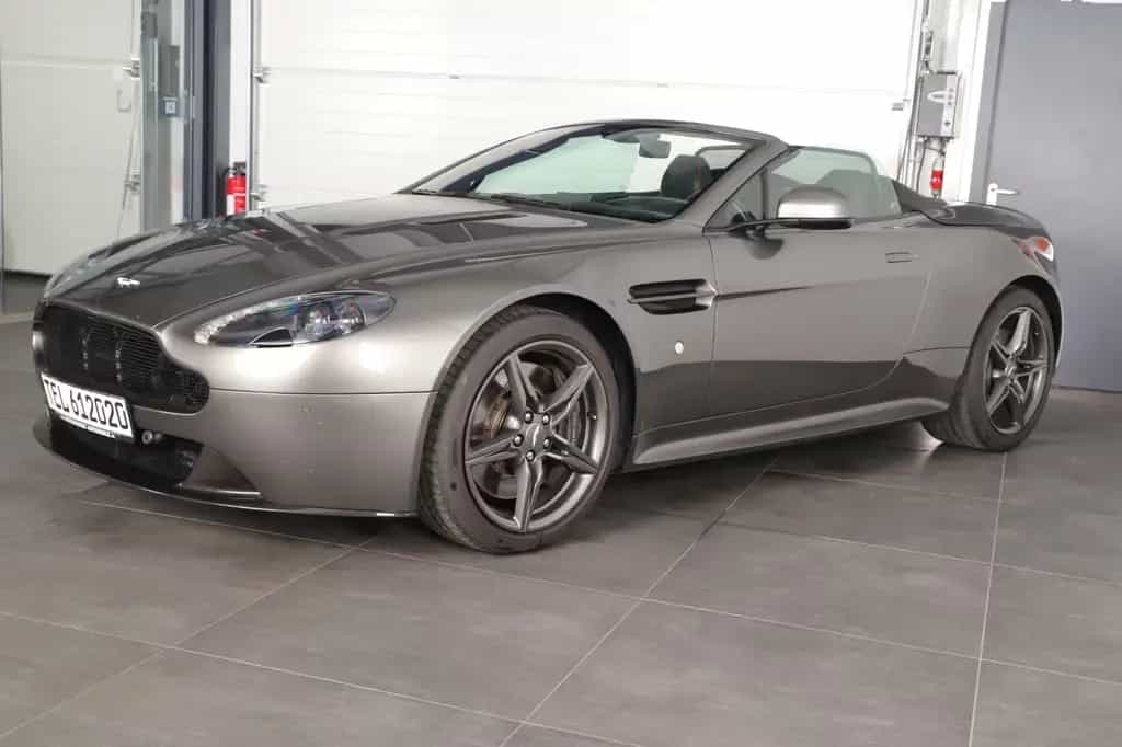 Aston Martin V8 Vantage 4.7 Sondermodell 1 OF 200 Cabrio AMR 04/2019-photo-2