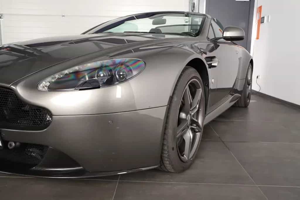 Aston Martin V8 Vantage 4.7 Sondermodell 1 OF 200 Cabrio AMR 04/2019-photo-3