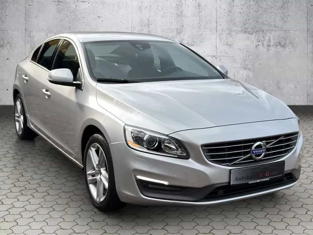 Volvo S60 Lim. Momentum*AHK*Bi-Xenon*Navig.*Tempo.*PDC 10/2014-photo-0