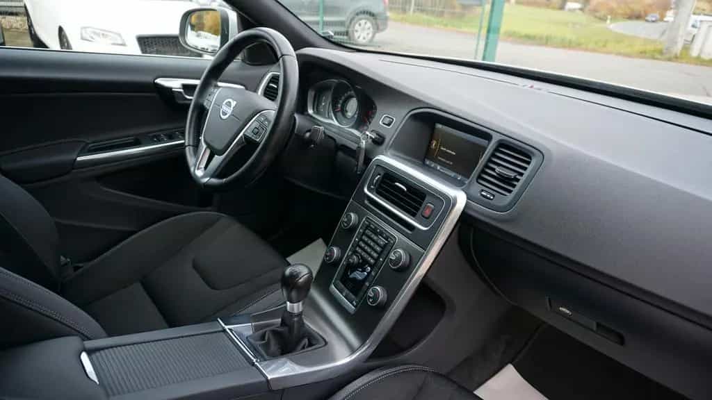 Volvo S60 Lim. Momentum*AHK*Bi-Xenon*Navig.*Tempo.*PDC 10/2014-photo-11