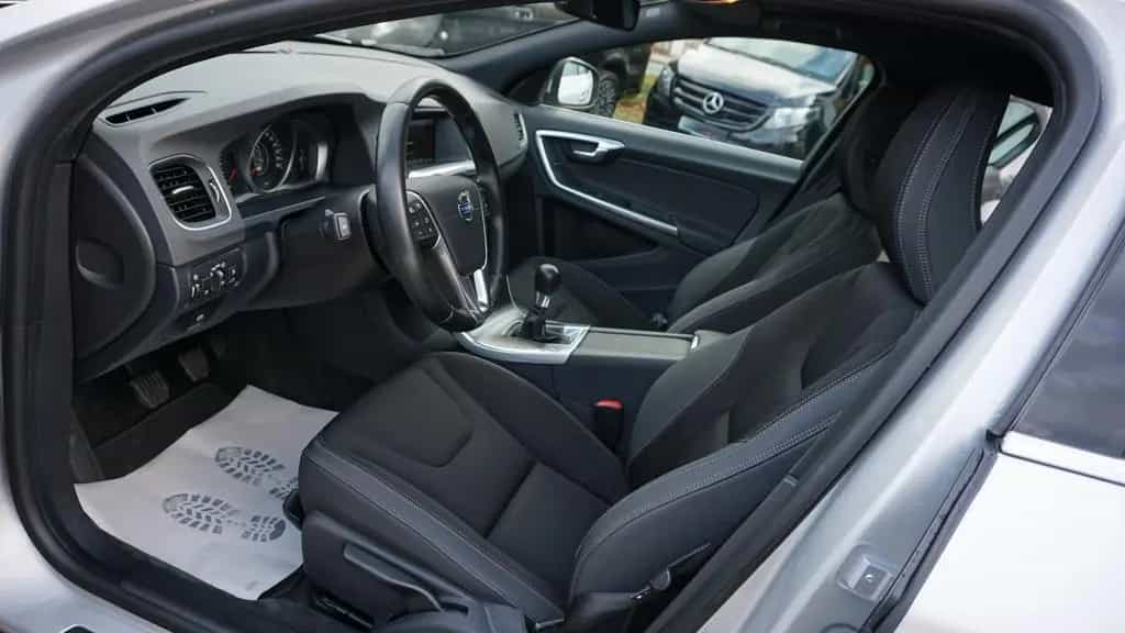 Volvo S60 Lim. Momentum*AHK*Bi-Xenon*Navig.*Tempo.*PDC 10/2014-photo-15