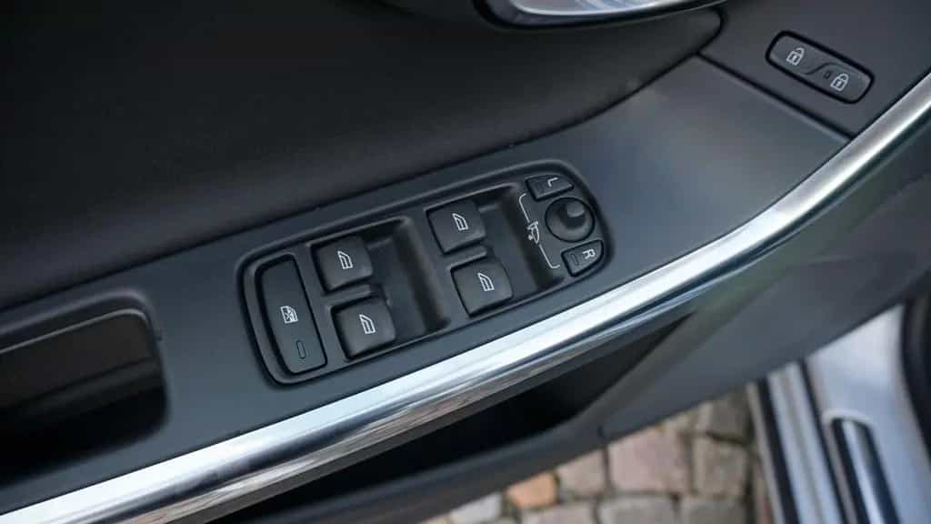 Volvo S60 Lim. Momentum*AHK*Bi-Xenon*Navig.*Tempo.*PDC 10/2014-photo-17