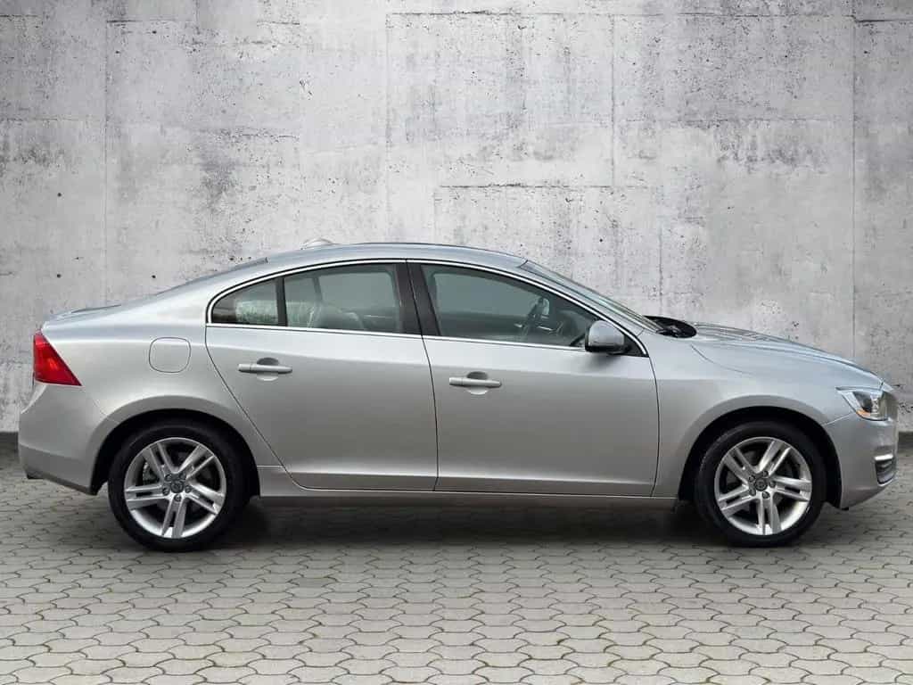 Volvo S60 Lim. Momentum*AHK*Bi-Xenon*Navig.*Tempo.*PDC 10/2014-photo-3