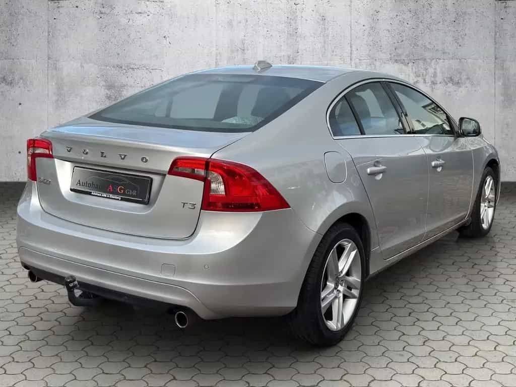 Volvo S60 Lim. Momentum*AHK*Bi-Xenon*Navig.*Tempo.*PDC 10/2014-photo-4