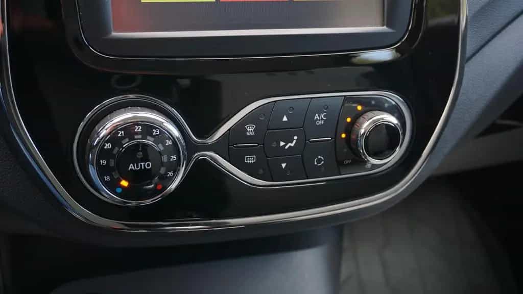 Renault Captur Intens*Navig*PDC*Tempom.*KeylessGO*1.Hand 09/2017-photo-17