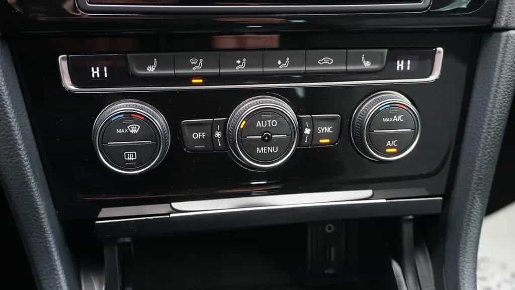 Volkswagen Golf 7 1.4 TSI DSG Variant Highline 3x R-line 10/2015-photo-22