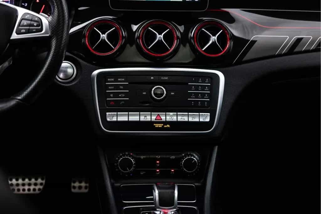Mercedes-Benz GLA-Class 45 AMG 4MATIC 381 PK Premium+ | Pano | Sport 12/2017-photo-23