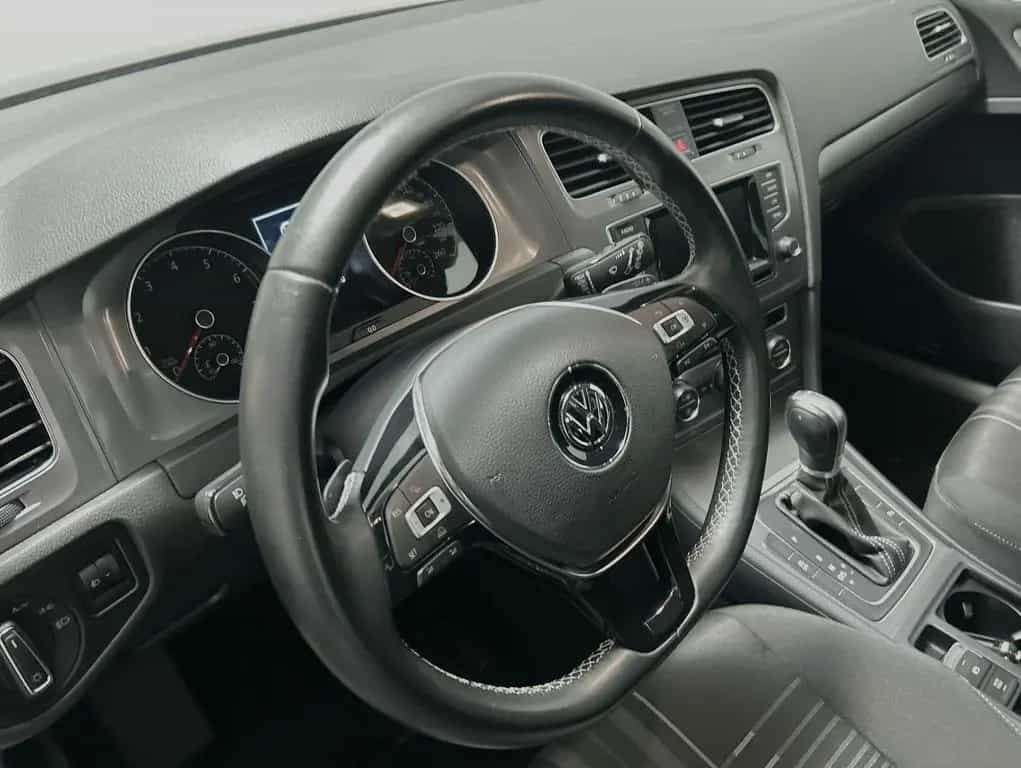 Volkswagen Golf VII 1.2 TSI DSG Lounge 02/2015-photo-8