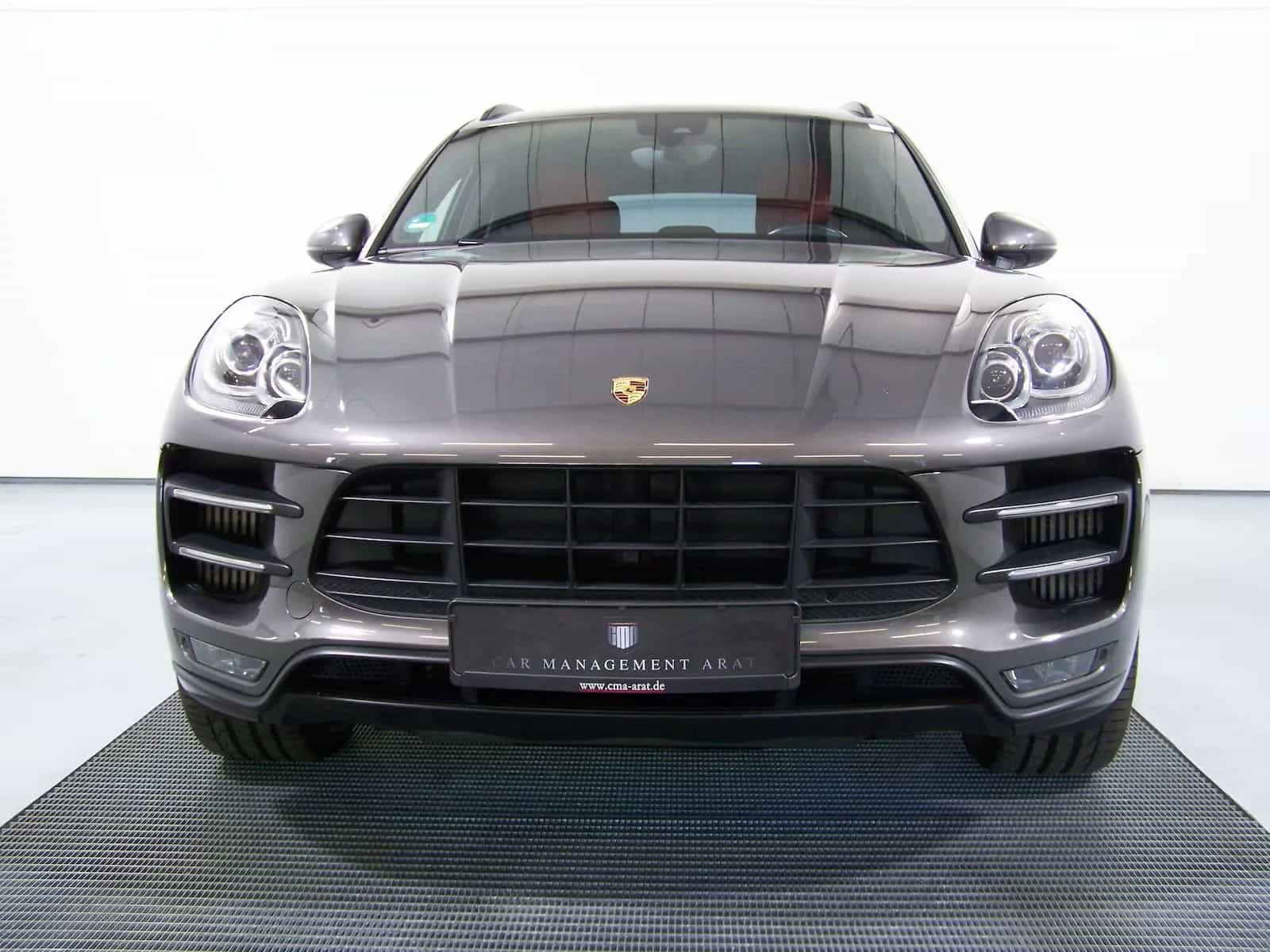 Porsche Macan 08/2016-photo-1