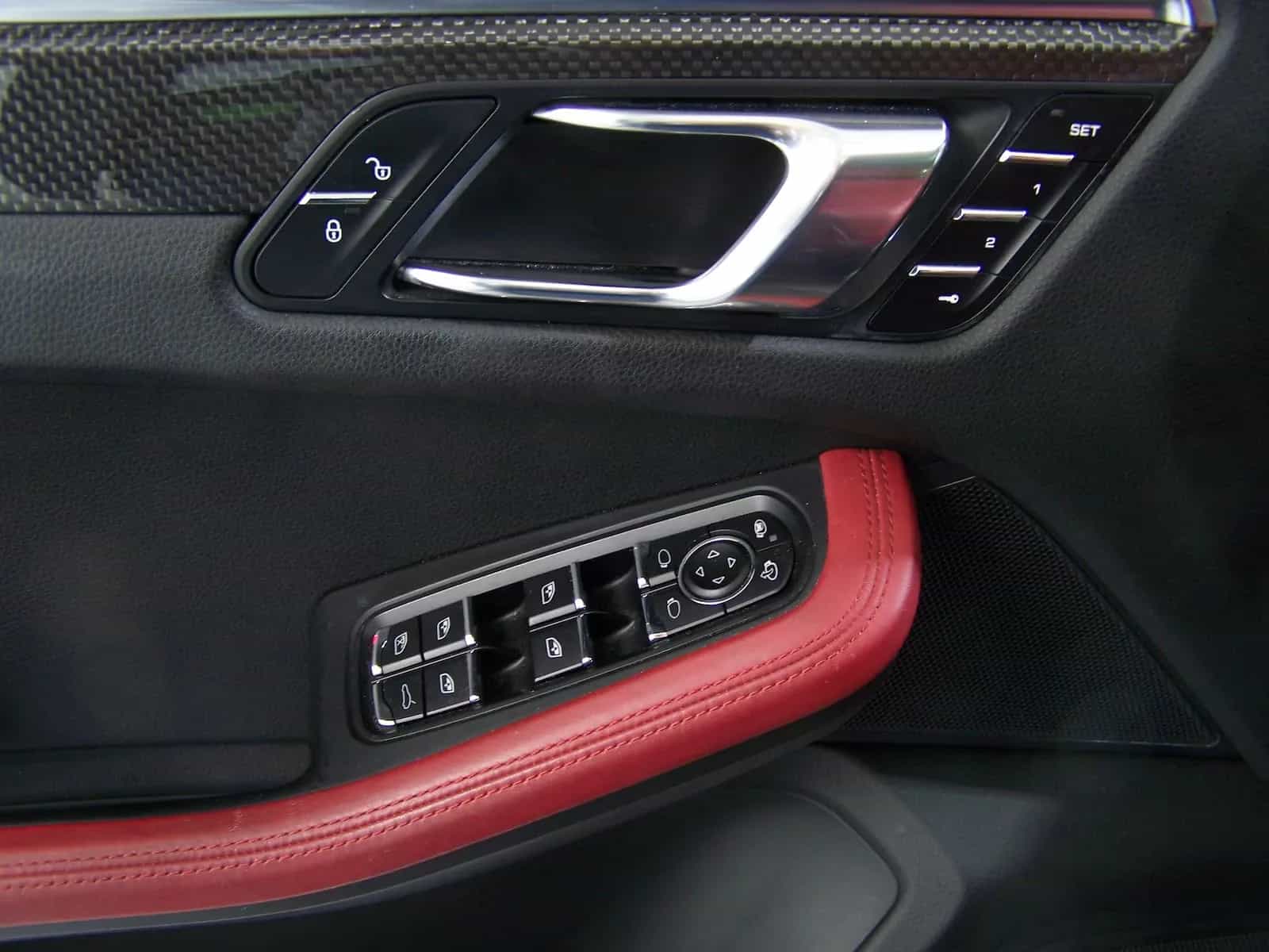 Porsche Macan 08/2016-photo-14
