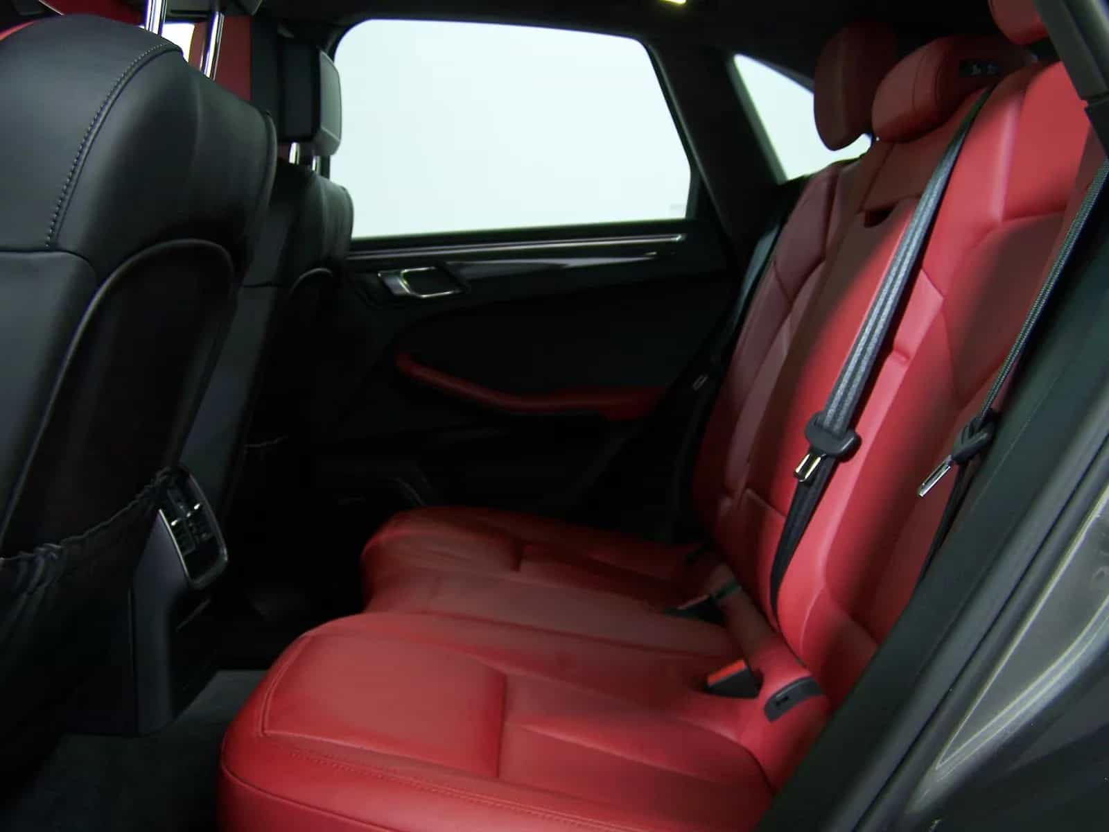 Porsche Macan 08/2016-photo-15