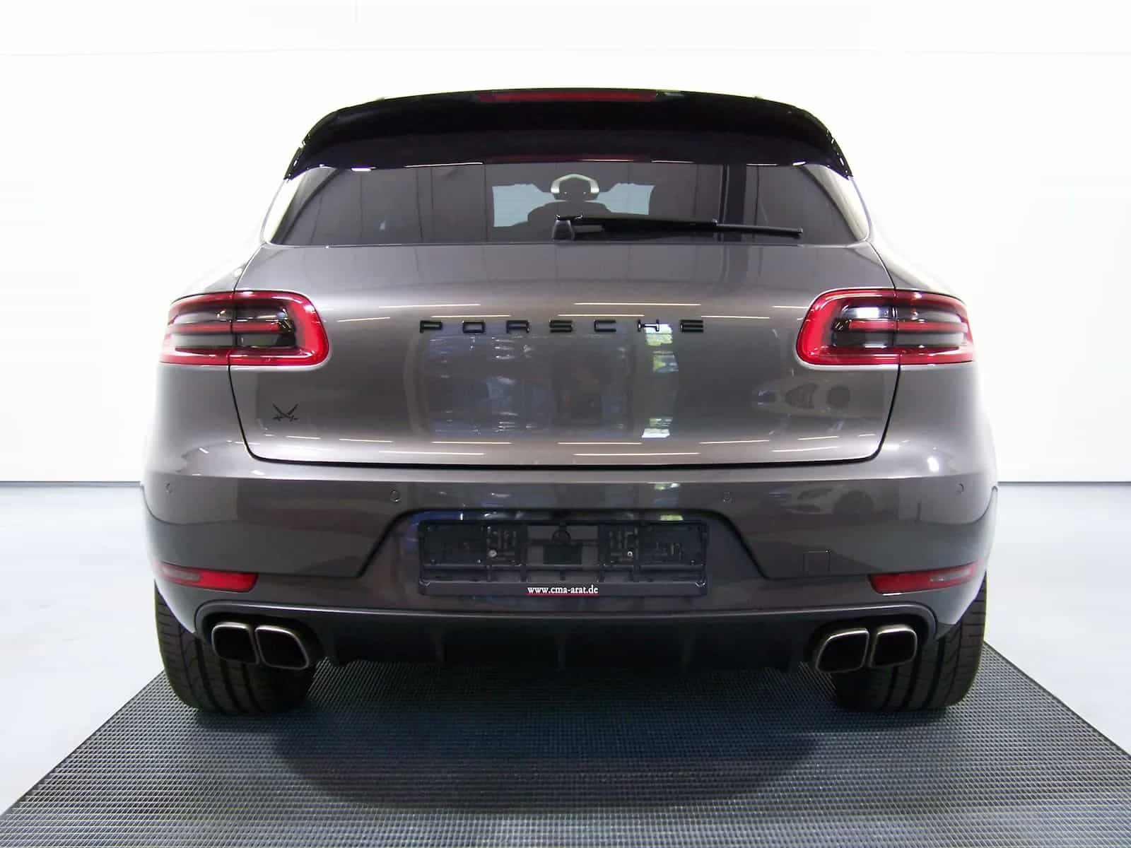 Porsche Macan 08/2016-photo-19