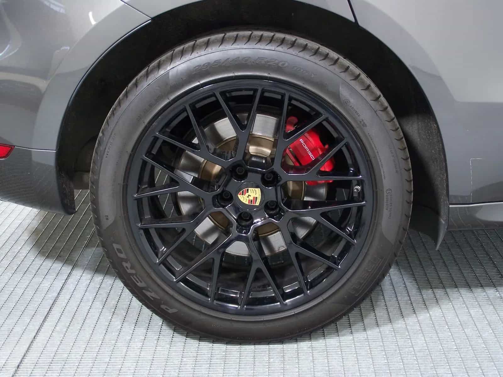 Porsche Macan 08/2016-photo-24