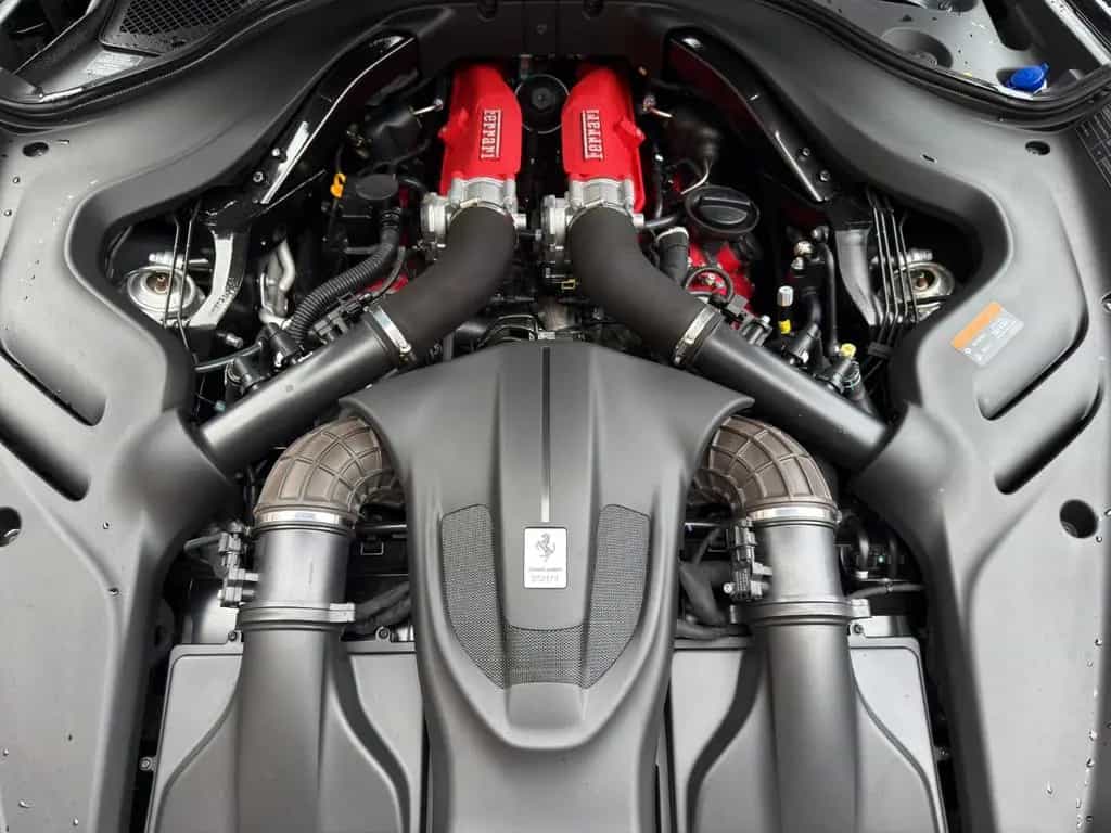 Ferrari Roma 3.9 T V8 DCT *2.Hand*Carbon-Paket* 03/2022-photo-27