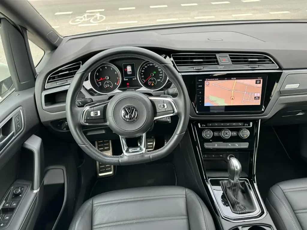 Volkswagen Touran DSG R-Line Highline BMT/Start-Stopp 10/2017-photo-7