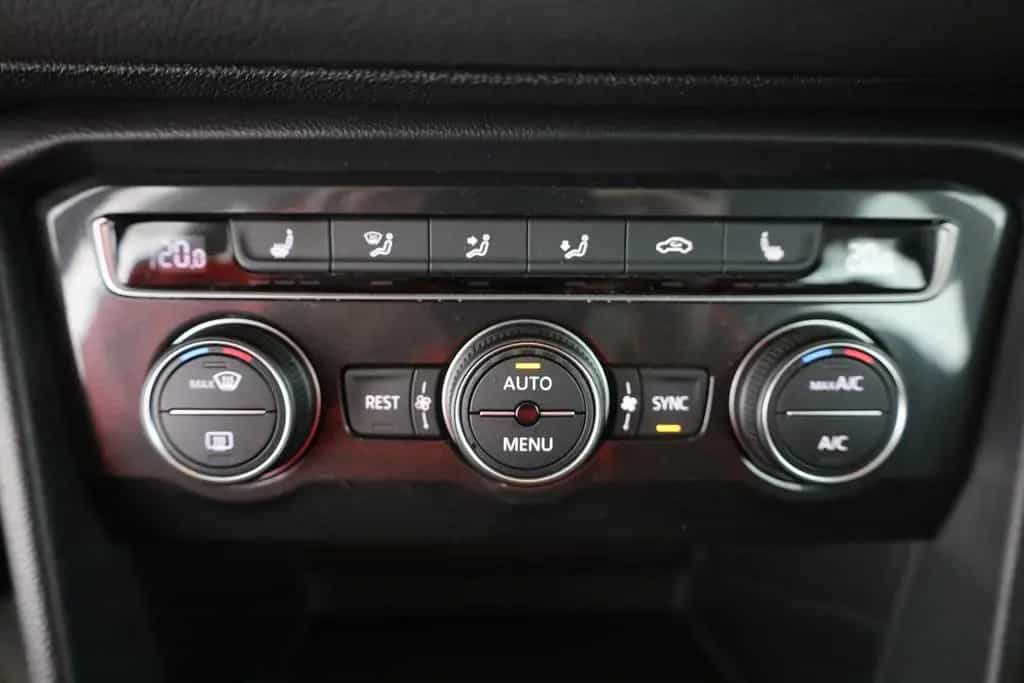 Volkswagen Tiguan 1.4 TSI LED Sitzheizung Tempomat PDC USB 05/2018-photo-11