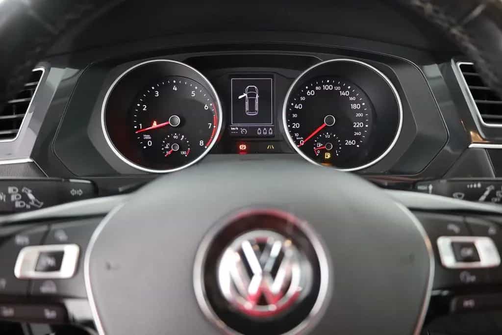 Volkswagen Tiguan 1.4 TSI LED Sitzheizung Tempomat PDC USB 05/2018-photo-17