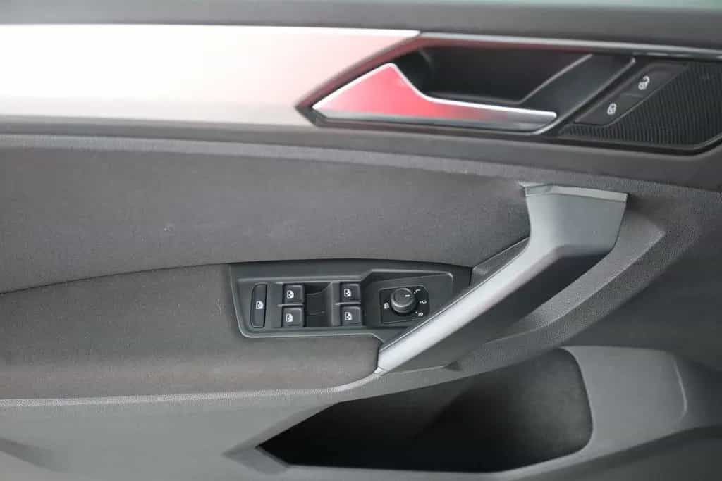 Volkswagen Tiguan 1.4 TSI LED Sitzheizung Tempomat PDC USB 05/2018-photo-21