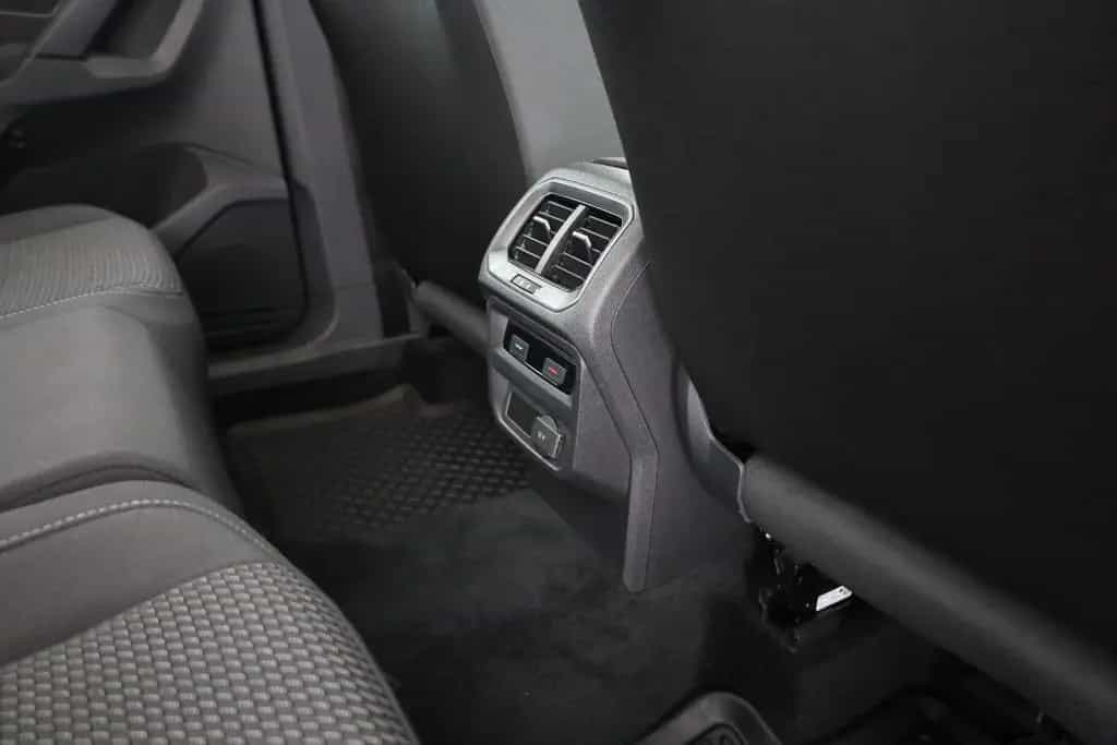 Volkswagen Tiguan 1.4 TSI LED Sitzheizung Tempomat PDC USB 05/2018-photo-27