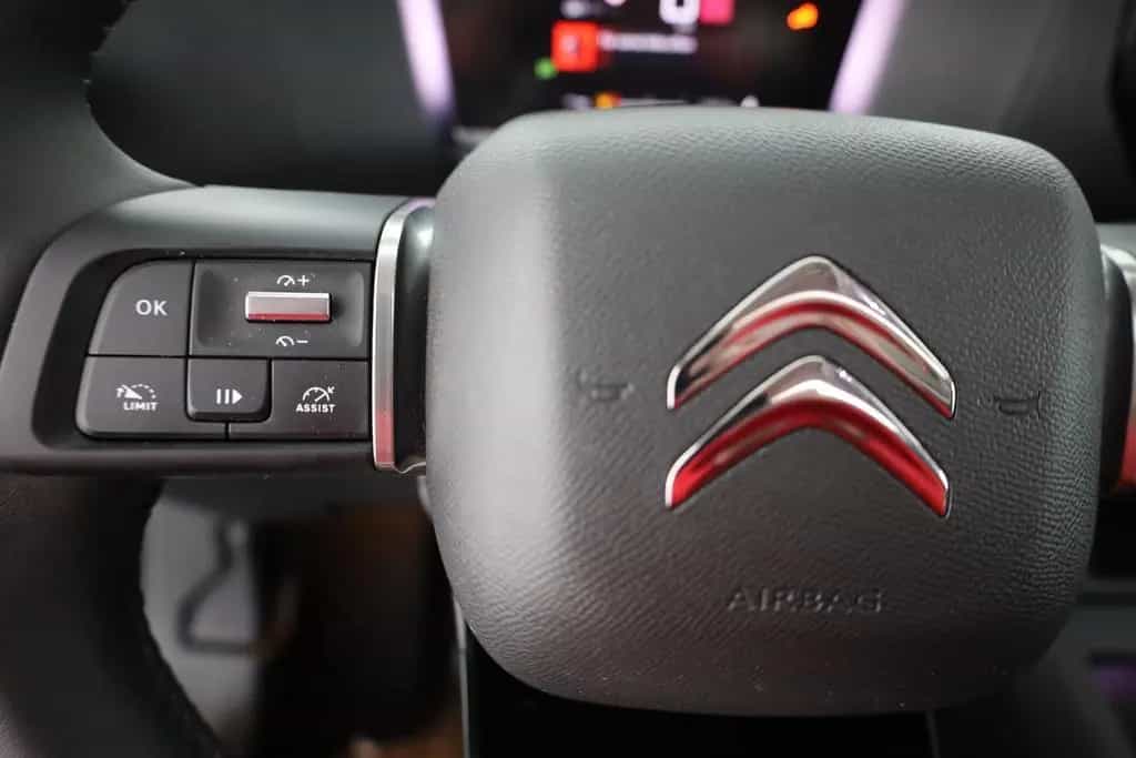 Citroën C4 PureTech 130 LED Navi Pano 360° 05/2024-photo-15