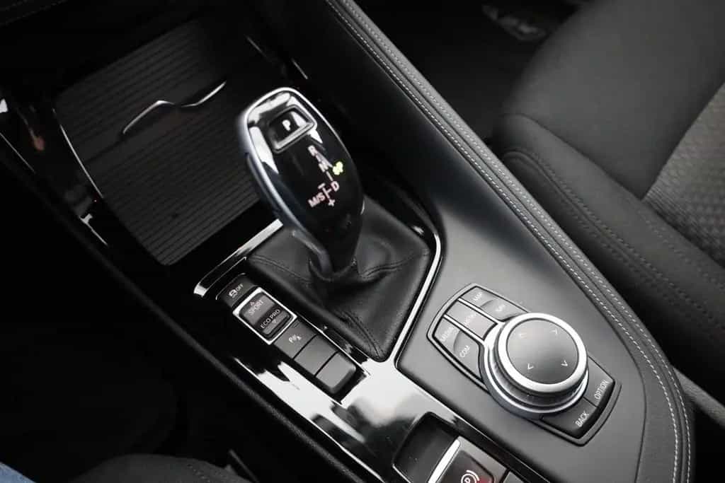 BMW X2 sDrive 18 i LED Navi Sitzheizung DAB 01/2021-photo-12