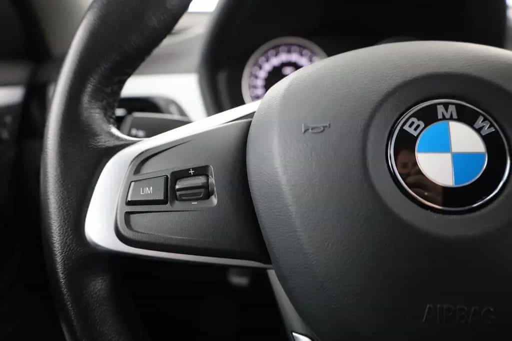 BMW X2 sDrive 18 i LED Navi Sitzheizung DAB 01/2021-photo-14