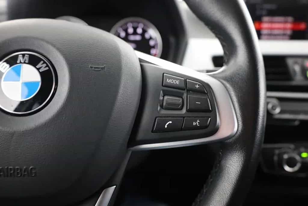 BMW X2 sDrive 18 i LED Navi Sitzheizung DAB 01/2021-photo-15