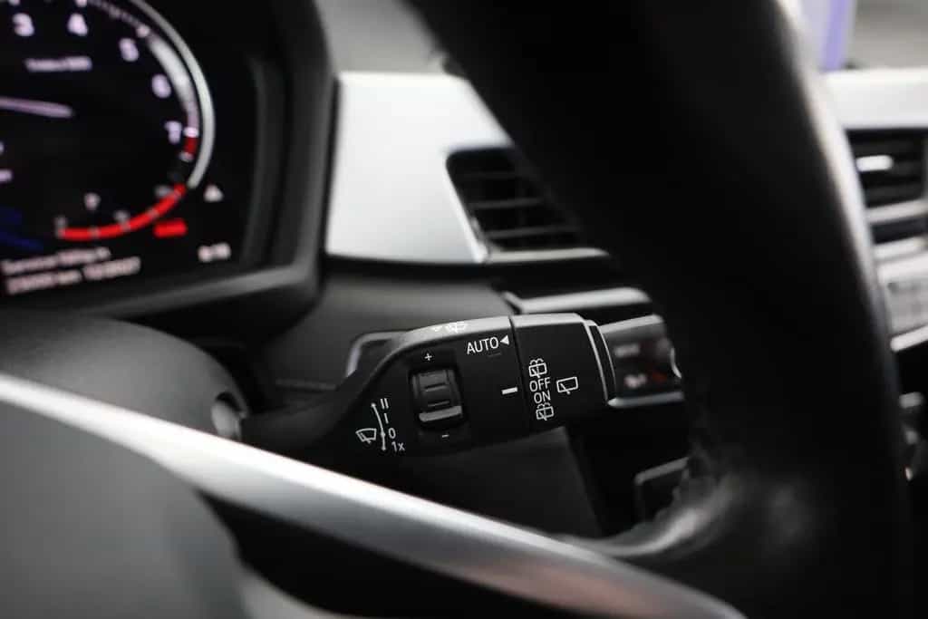 BMW X2 sDrive 18 i LED Navi Sitzheizung DAB 01/2021-photo-18