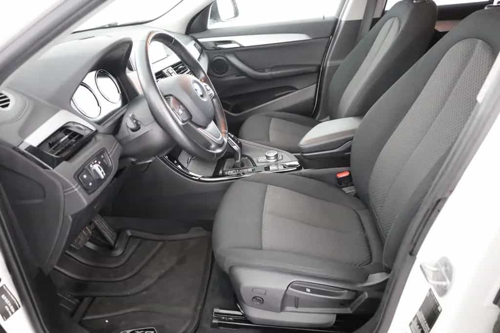 BMW X2 sDrive 18 i LED Navi Sitzheizung DAB 01/2021-photo-21
