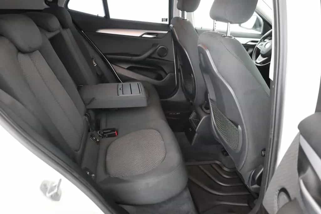 BMW X2 sDrive 18 i LED Navi Sitzheizung DAB 01/2021-photo-23