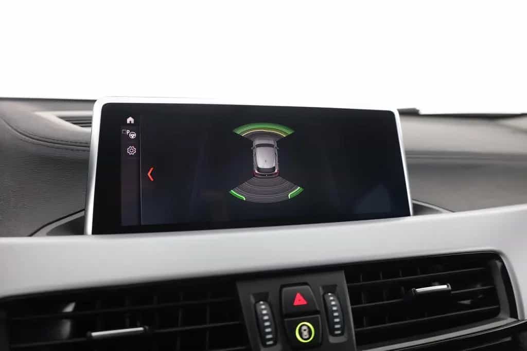 BMW X2 sDrive 18 i LED Navi Sitzheizung DAB 01/2021-photo-25