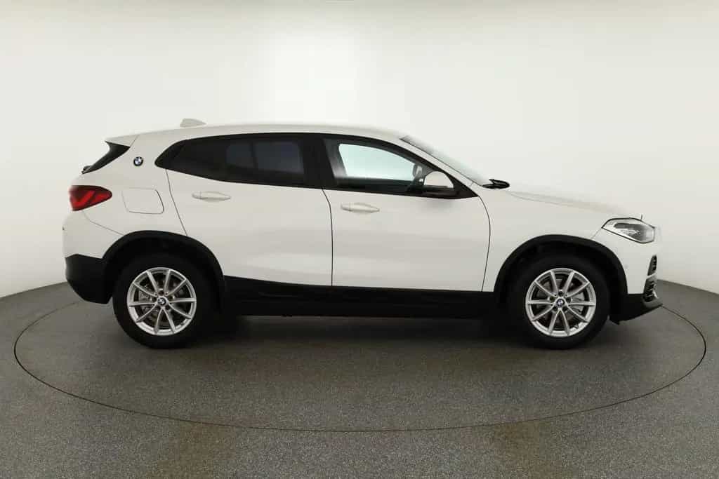 BMW X2 sDrive 18 i LED Navi Sitzheizung DAB 01/2021-photo-5