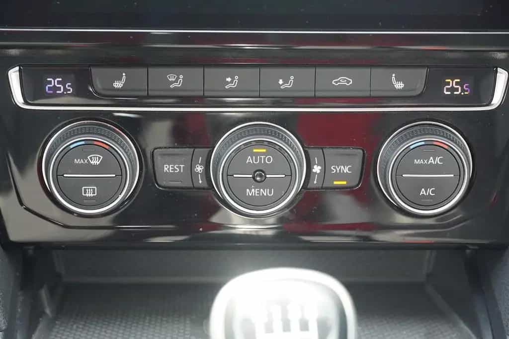 Volkswagen Passat Variant 1.5 16V TSI Business LED Navi ACC 01/2020-photo-28