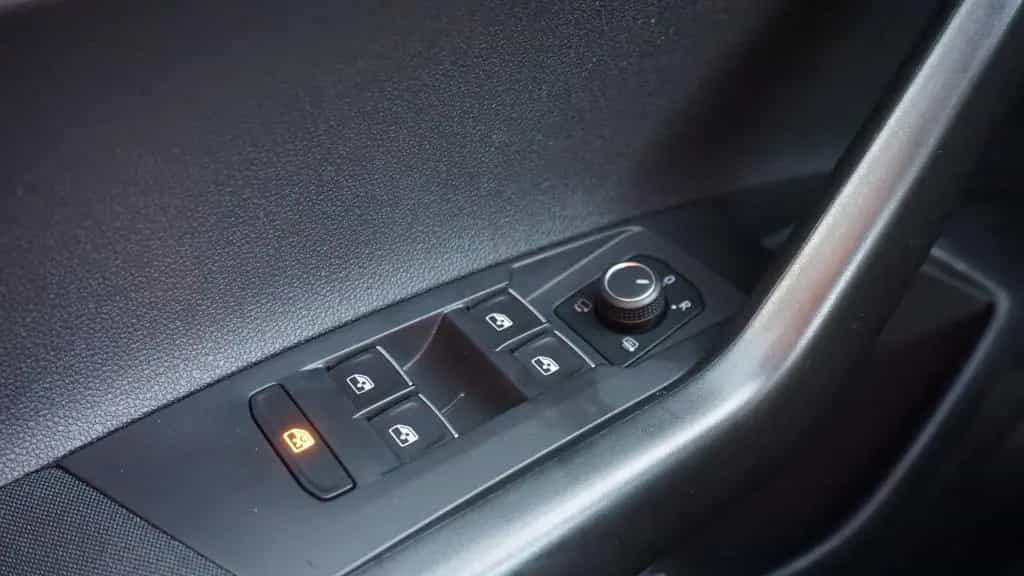 Volkswagen Taigo 1.0 R-Line LED Navi ACC App-Connect PDC 05/2022-photo-18