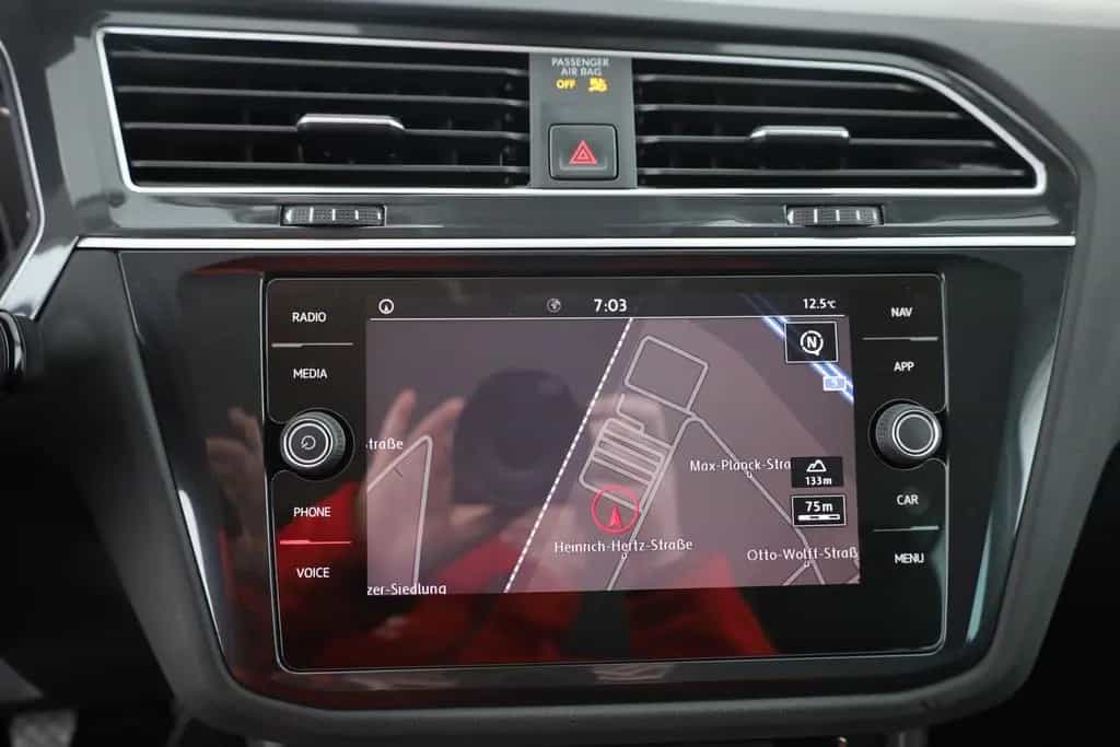 Volkswagen Tiguan 1.5 TSI Comfortline LED Head-Up Kamera 02/2020-photo-11