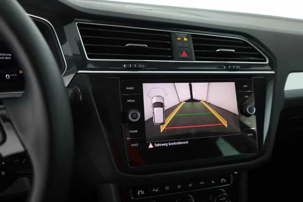 Volkswagen Tiguan 1.5 TSI Comfortline LED Head-Up Kamera 02/2020-photo-27