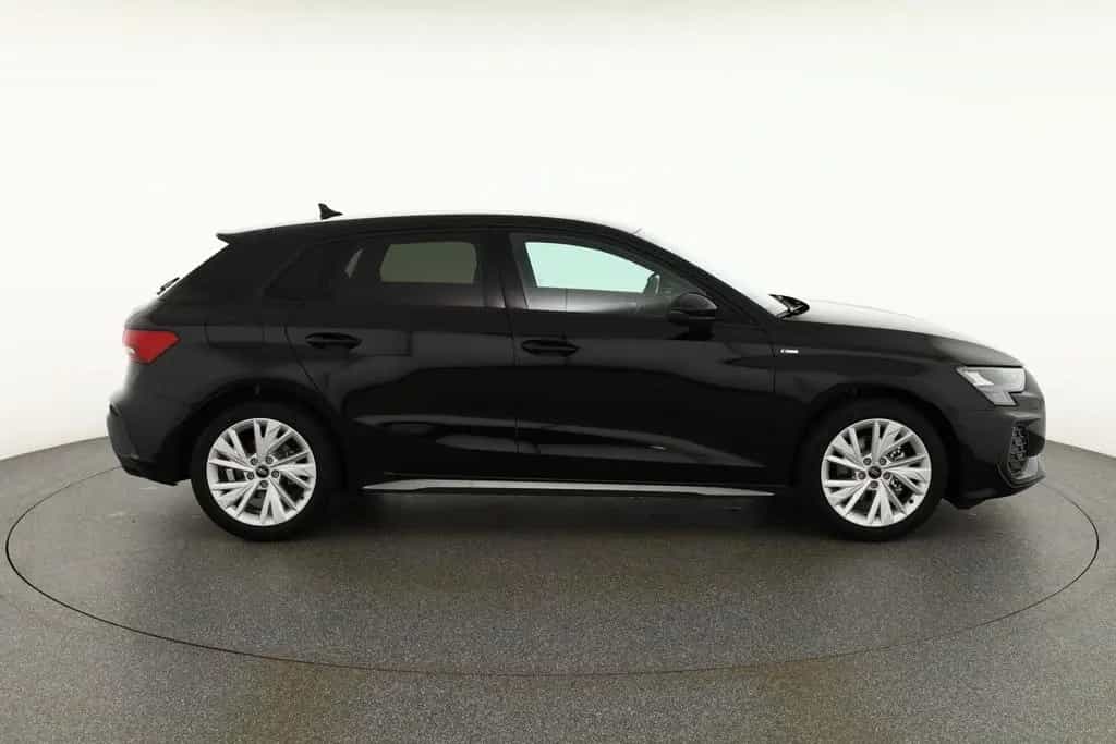 Audi A3 Sportback 35 TFSI s-tronic S-Line LED ACC Nav 09/2025-photo-3