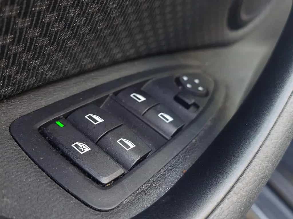 BMW X1 sDrive 18 i Klima Bluetooth Notrufassistent 04/2021-photo-10